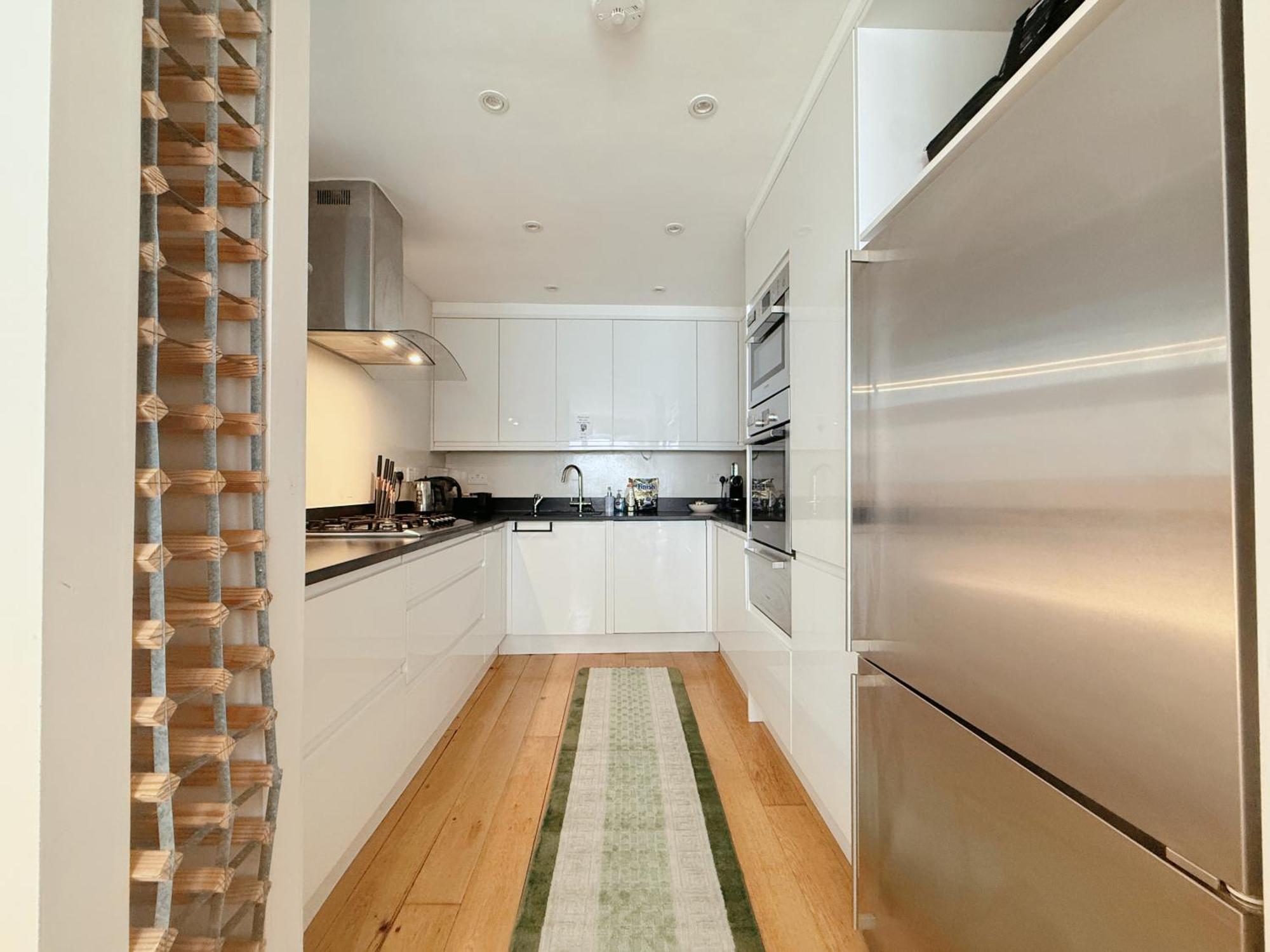 Spacious And Cosy 3brs 5f House In Heart Of Londres
