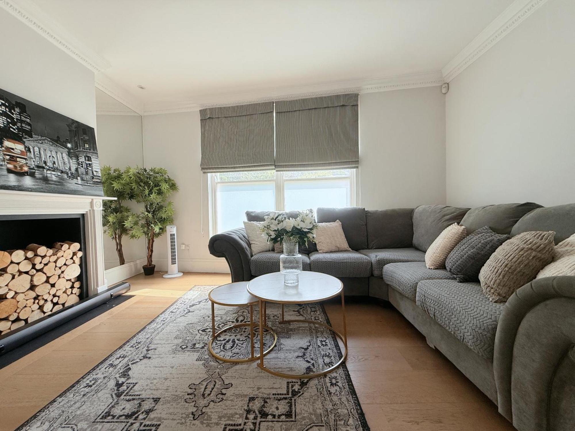 Spacious And Cosy 3brs 5f House In Heart Of * Londres