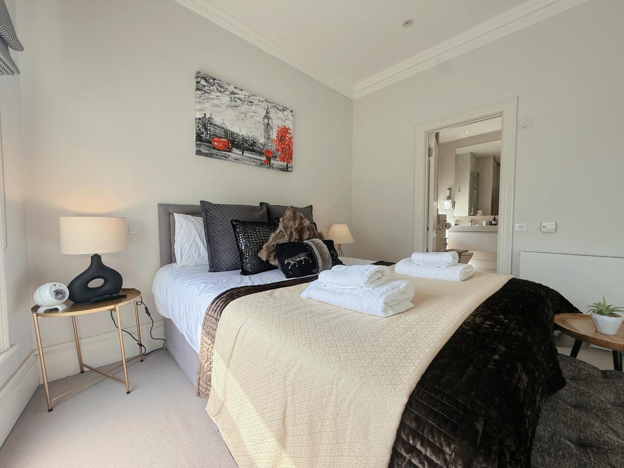 Spacious And Cosy 3brs 5f House In Heart Of * Londres