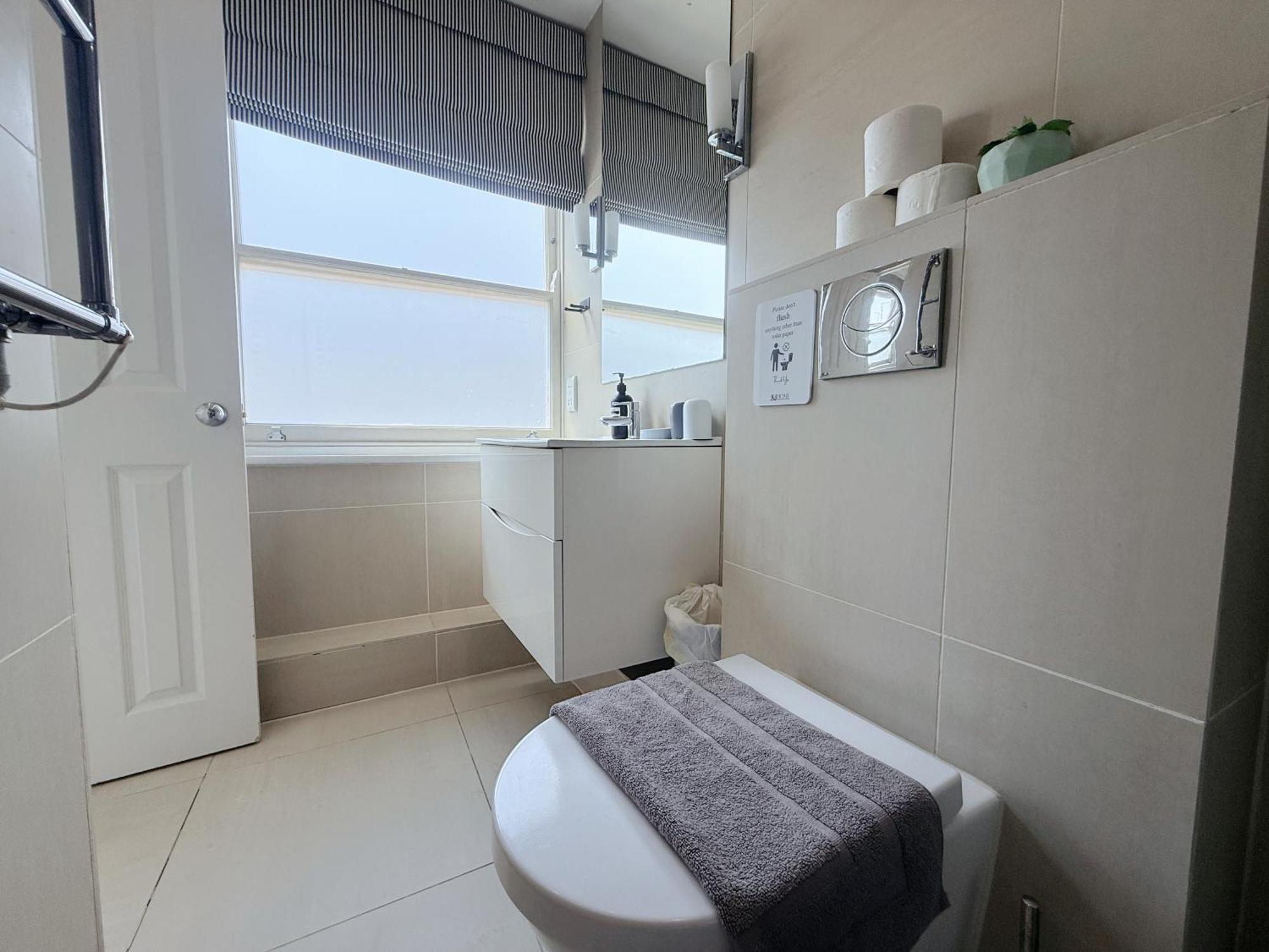 Spacious And Cosy 3brs 5f House In Heart Of Villa Londres