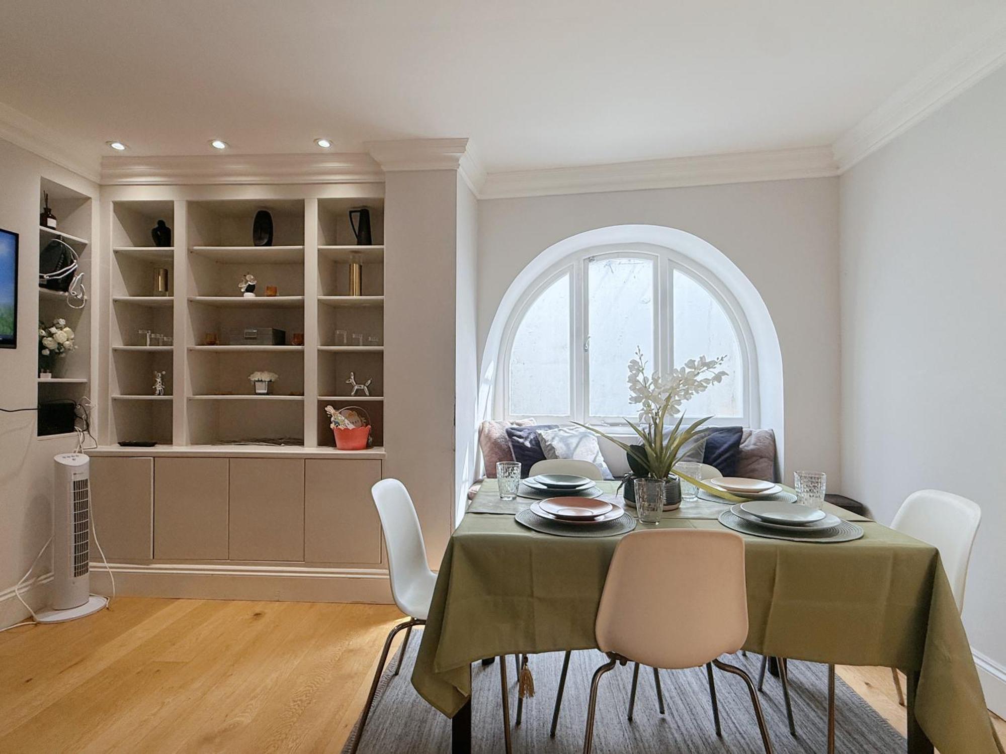 Spacious And Cosy 3brs 5f House In Heart Of Pousada Londres